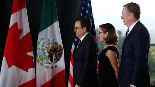 Mexico's Economy Minister Ildefonso Guajardo (L-R), Canada's Foreign Minister Chrystia Freeland and U.S. Trade Representative Robert Lighthizer arrive for a trilateral meeting during the third round of NAFTA talks involving the United States, Mexico and Canada in Ottawa, Ontario, Canada, September 27, 2017.