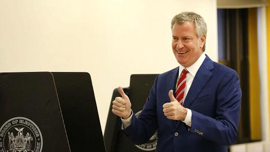 New York Mayor Bill de Blasio votes at a public library in Brooklyn on Election Day on Nov. 7, 2017 in New York City.