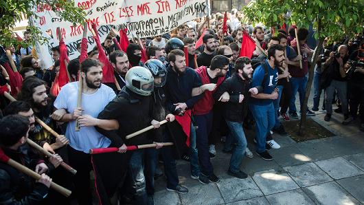 Greek students gather during a protest against reforms in the education sector on March 30, 2018 near Prime Minister's office, in Athens.