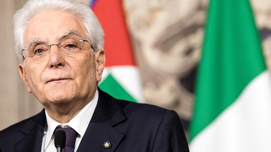 Italy's President Sergio Mattarella talks to journalists after Italy's designated Prime Minister Giuseppe Conte returned the mandate to form a new government, on May 27, 2018 in Rome, Italy.