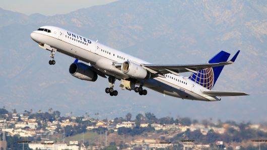 Los Angeles, CA, USA - Jan 02, 2016: United Airlines Boeing 757-200 taking off at Los Angeles International Airport.