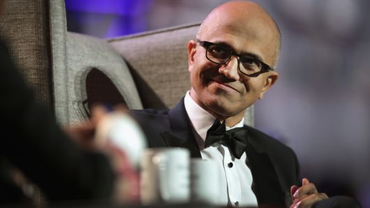 Microsoft CEO Satya Nadella speaks at an Economic Club of Chicago dinner in Chicago on Oct. 3, 2018.