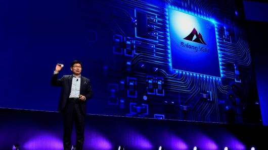 Huawei CEO Richard Yu gives a press conference to present the new Huawei Balong 5G01, a 3GPP 5G commercial chipset on February 25, 2018 in Barcelona, on the eve of the inauguration of the Mobile World Congress (MWC).