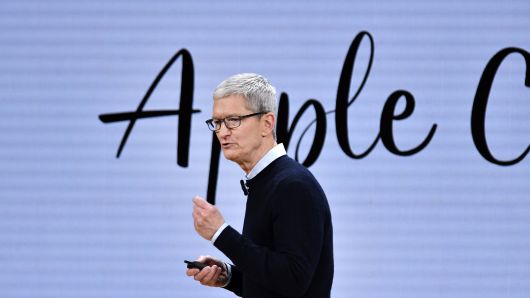 Tim Cook, chief executive office of Apple Inc., speaks during an event at Lane Technical College Prep High School in Chicago, Illinois, U.S., on Tuesday, March 27, 2018. Apple is making announcements in a bid to win back students and teachers from Google and Microsoft Corp. 