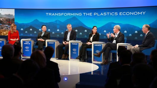 Transforming the Plastics Economy panel with (L-R) Sara Eisen, moderator, Tran Hong Ha, Ministry of Natural Resources and Environment of Viet Nam, James Quincey, Coca-Cola Company,  Brune Poirson, Ministry of Ecology, Sustainable Development and Energy of France, Ramon Laguarta, PepsiCo Chairman-elect & CEO, and Jim Fitterling, Dow Chemical CEO.