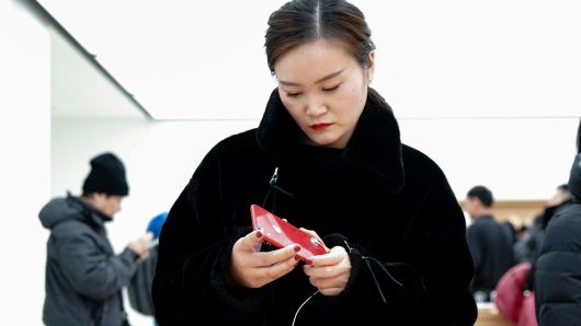 Chinese customers in an Apple store on Jan. 3, 2019, in Beijing, one day after Apple preannounced weak quarterly results that it attributed primarily to a sales slowdown in China.