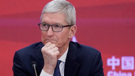 Apple CEO Tim Cook attends the annual session of China Development Forum (CDF) 2018 at the Diaoyutai State Guesthouse in Beijing, China March 26, 2018.