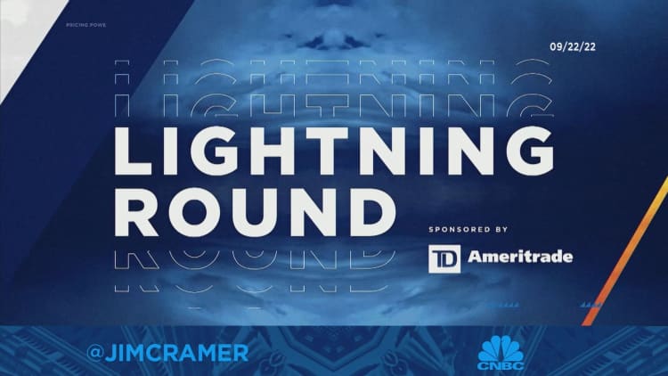 Cramer's lightning round: I like Boston Scientific over Medtronic