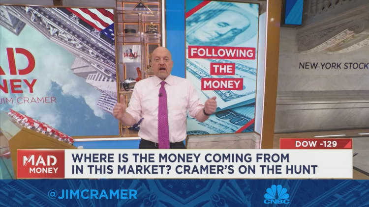 'Hold your nose and sell' to brace for a possible market downturn, Jim Cramer says