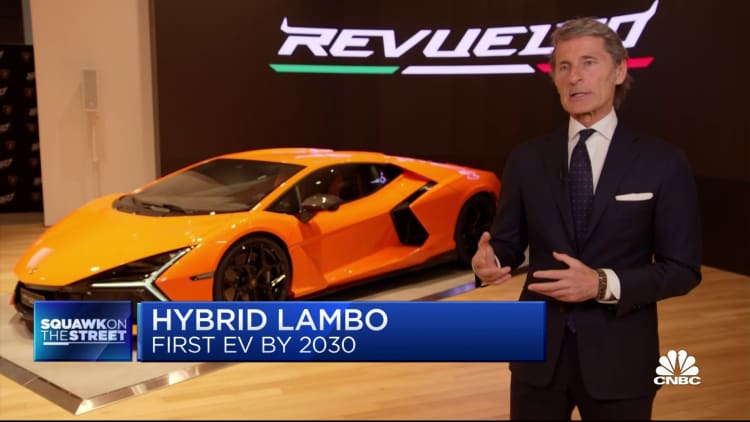 Lamborghini unveils hybrid that reaches top speed of 217 miles per hour